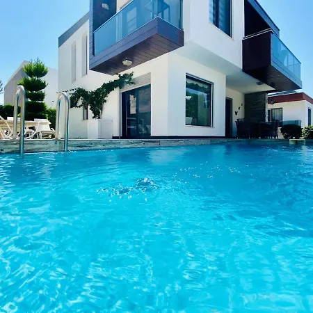Kusadasi'nda Havuzlu Lux Miray A7 Villa Kusadası