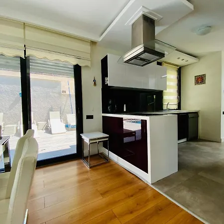 Villa Kusadasi'nda Havuzlu Lux Miray A7