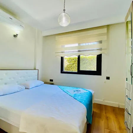 Kusadasi'nda Havuzlu Lux Miray A7 * Kusadası