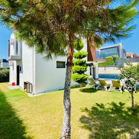 Kusadasi'nda Havuzlu Lux Miray A7 * Kusadası
