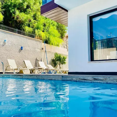 Kusadasi'nda Havuzlu Lux Miray A7 Vila *